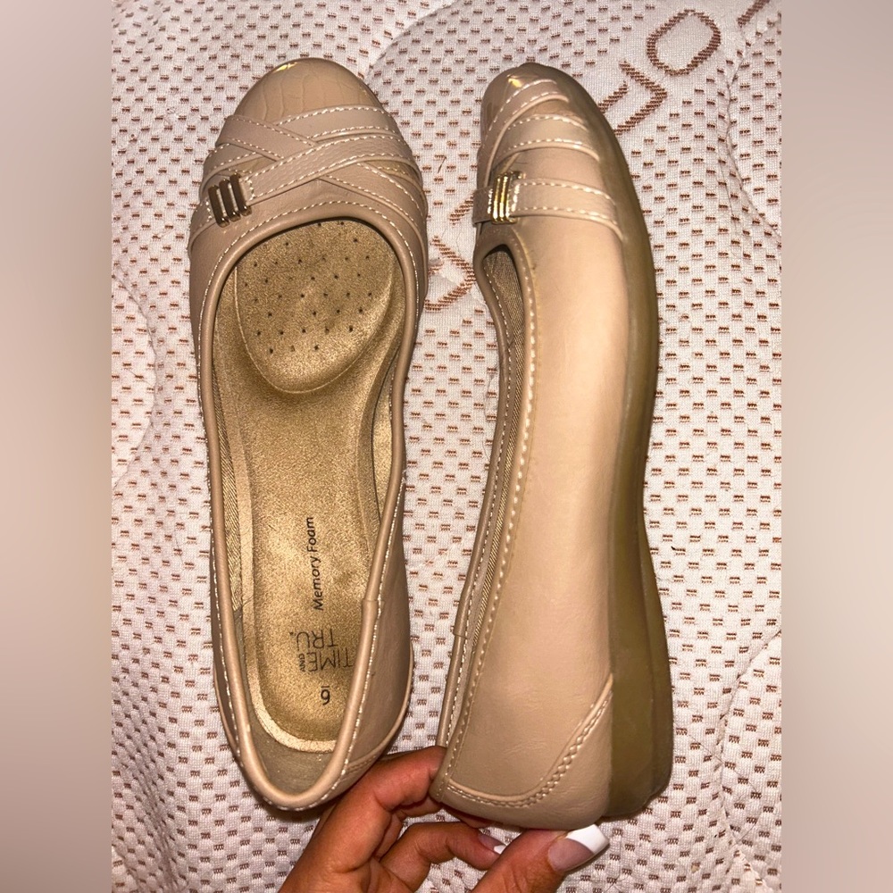 Tan memory foam flats
